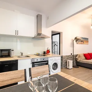 Apartment, Next To The Sea Premia De Mar